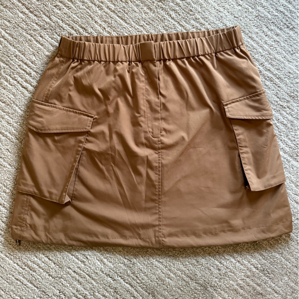 Aritzia The Group Babaton Cargo Skirt Size 4